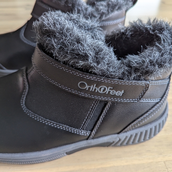 Orthofeet Women's Black Winter Boots with Faux Fur Lining - 2E Extra Wide - Picture 6 of 9